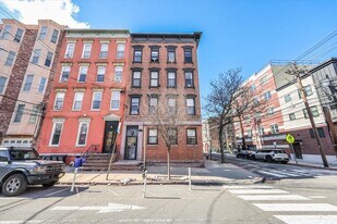 132 Adams St in Hoboken, NJ - Building Photo