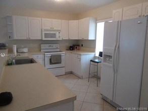 1730 Wiley St-Unit -0 in Hollywood, FL - Building Photo - Building Photo