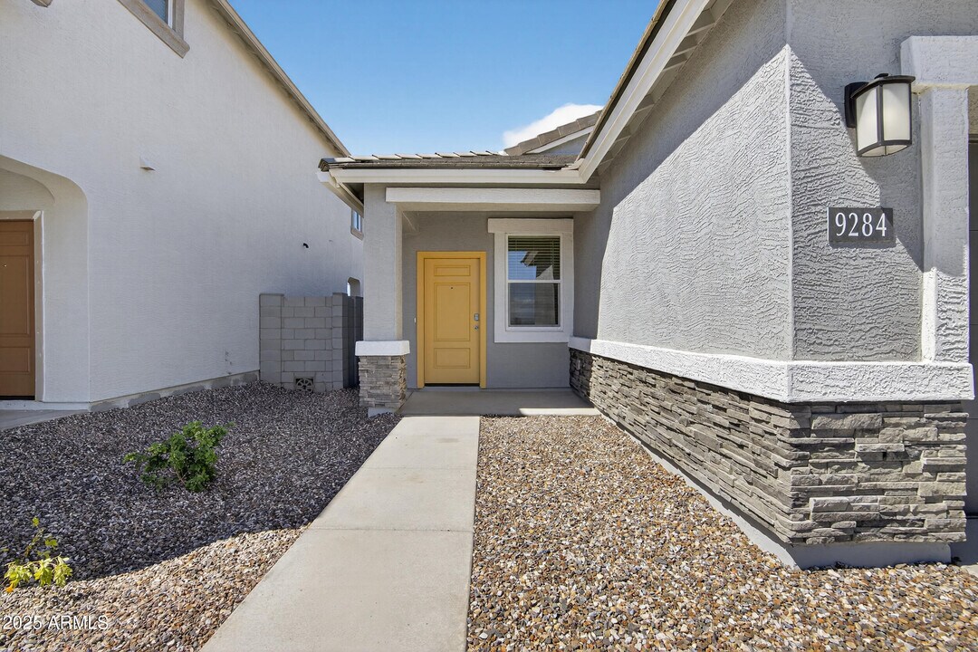 9284 S Mara Dr in Apache Junction, AZ - Building Photo