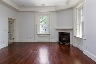 56 Kirkland St, Unit 6 in Cambridge, MA - Foto de edificio - Building Photo