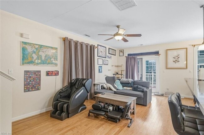 39 Miles Cary Mews in Hampton, VA - Foto de edificio - Building Photo