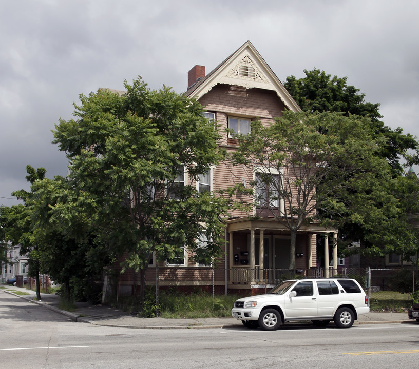 232 Elmwood Ave in Providence, RI - Building Photo