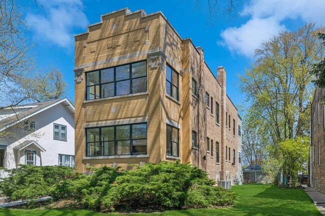 property at 2755 Eastwood Ave