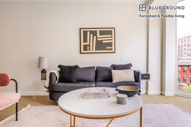420 7th St NW-Unit -FL5-ID1164 in Washington, DC - Foto de edificio - Building Photo