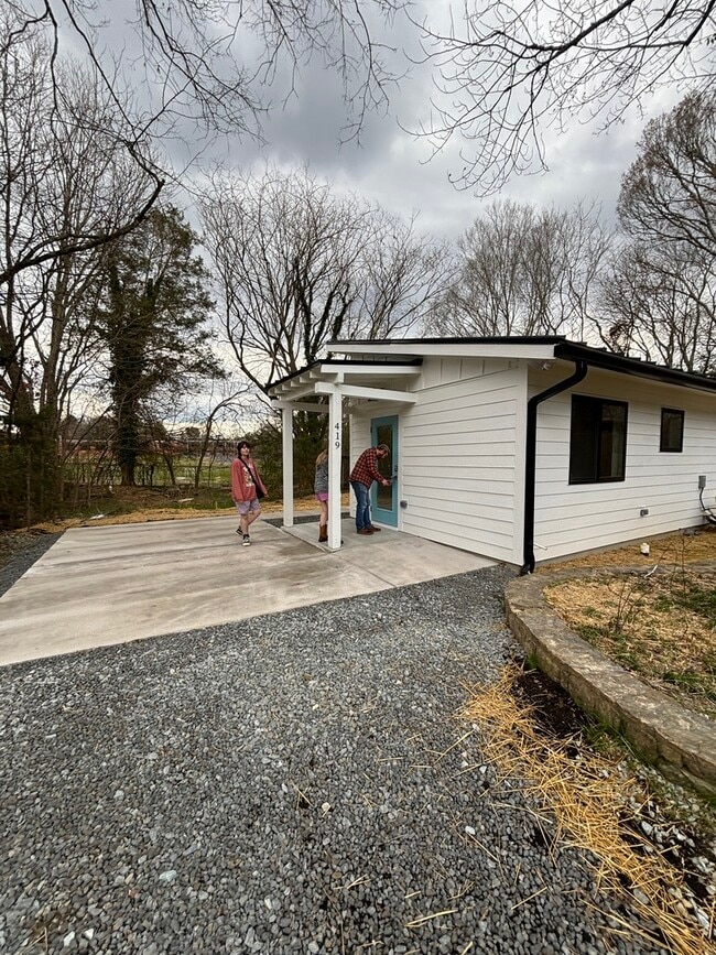 419 W Corbin St in Hillsborough, NC - Building Photo - Building Photo