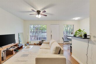 2207 Leon St in Austin, TX - Building Photo - Building Photo