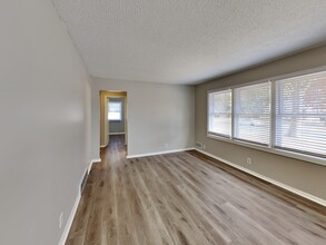 5201 N Logan Ave in Minneapolis, MN - Building Photo - Building Photo