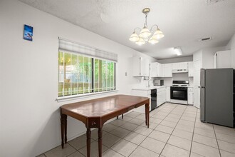 11918 Snow Finch Rd in Austin, TX - Foto de edificio - Building Photo