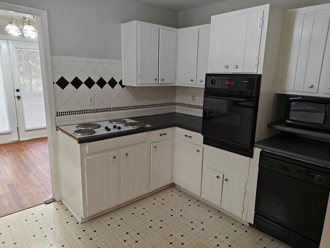 2644 Pineland Ave in Doraville, GA - Building Photo - Building Photo