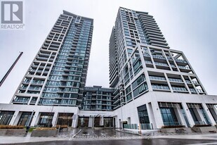 9000 Jane St in Vaughan, ON - Building Photo