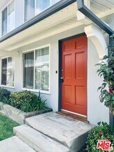 321 Cameron Pl in Glendale, CA - Building Photo - Building Photo