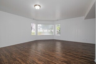 Legacy Springs in Riverton, UT - Building Photo