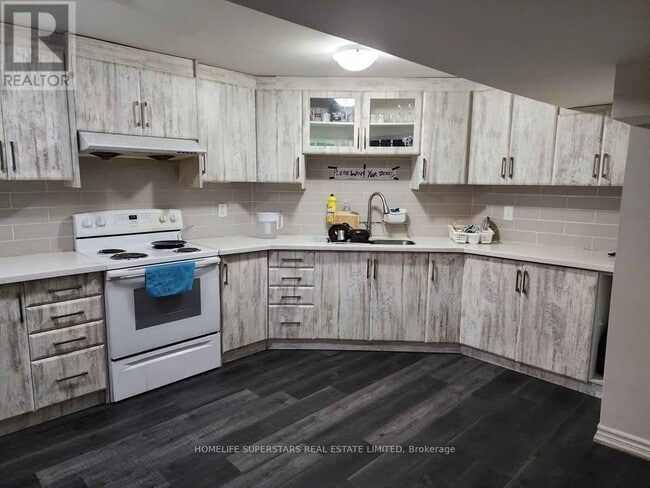 75 Parkside Dr in Brampton, ON - Building Photo - Building Photo