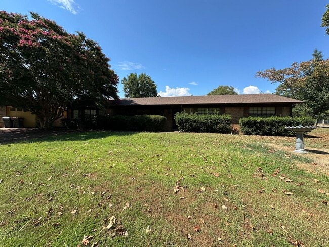 1202 W 18th Terrace in Russellville, AR - Building Photo - Building Photo