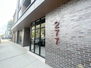 277 Border St in Boston, MA - Building Photo - Building Photo