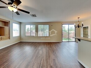 136 Palatial Pines Ave in North Las Vegas, NV - Building Photo - Building Photo