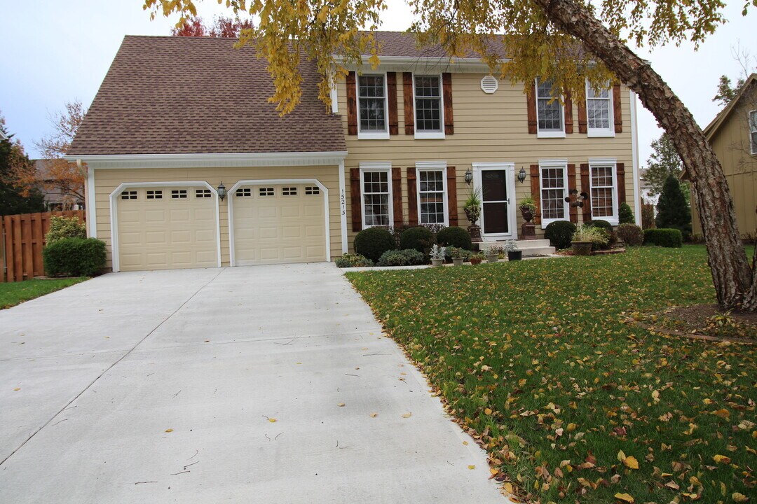 15213 Beverly St in Overland Park, KS - Building Photo