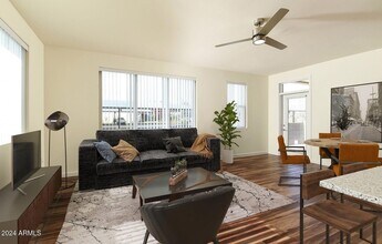 7750 W Encanto Blvd, Unit 25 in Phoenix, AZ - Foto de edificio - Building Photo