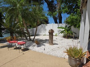 104 5th St E in St. Petersburg, FL - Building Photo - Building Photo