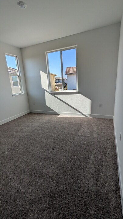 1550 Hurst St in Woodland, CA - Building Photo