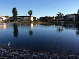 1004 Manatee Rd in Naples, FL - Building Photo