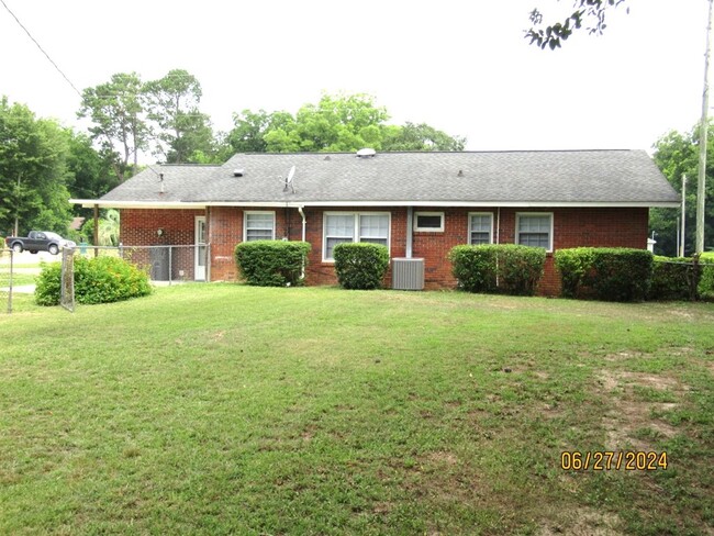 2662 McCrays Mill Rd in Sumter, SC - Building Photo - Building Photo