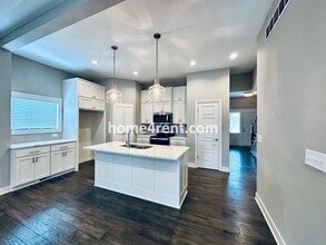 31725 W 83rd Ct in De Soto, KS - Building Photo - Building Photo