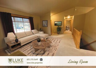 2104 S Cambridge Ave in Sioux Falls, SD - Building Photo - Building Photo