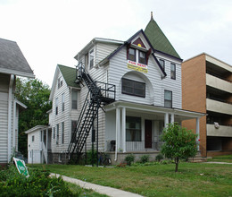 922 S State St in Ann Arbor, MI - Foto de edificio - Building Photo