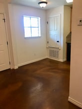 1009 Monroe St in McGregor, TX - Building Photo - Building Photo