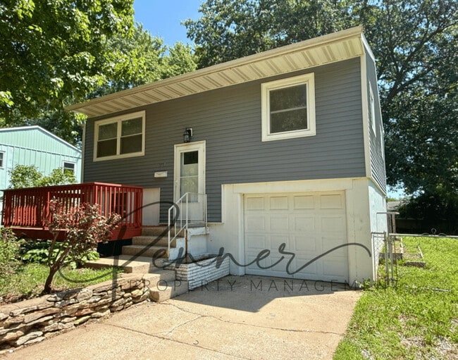 property at 1421 Osage Trail St
