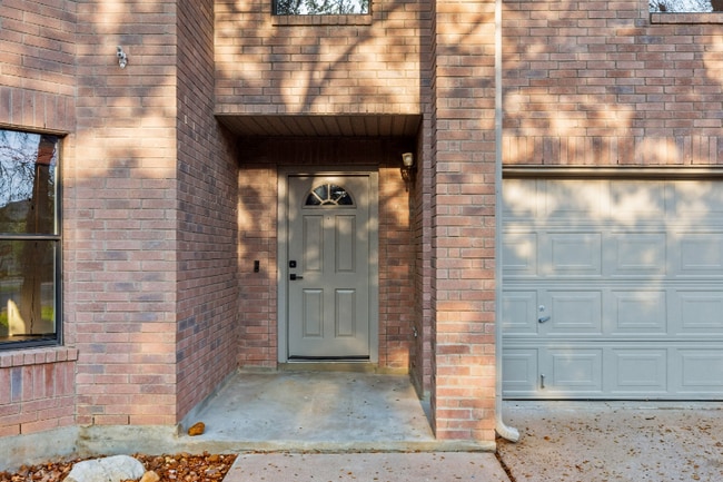 2005 Jasper Ln in Cedar Park, TX - Foto de edificio - Building Photo