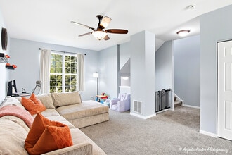 1477 Sedgewood Ct in Round Lake, IL - Building Photo - Building Photo