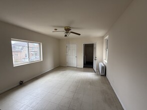 5011 W Cermak Rd in Cicero, IL - Building Photo - Building Photo
