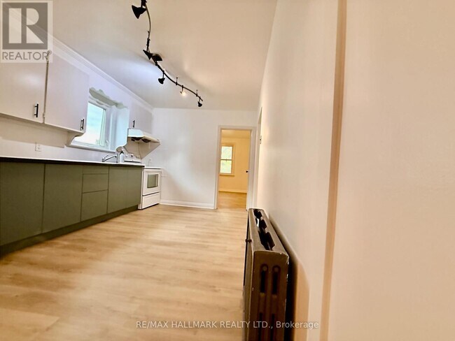 314 Browns Line in Toronto, ON - Building Photo - Building Photo