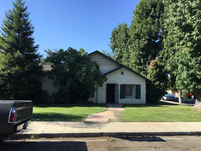 156 F St in Bakersfield, CA - Building Photo - Building Photo