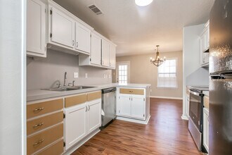 11 Foxgrove Ln in Sherwood, AR - Building Photo - Building Photo
