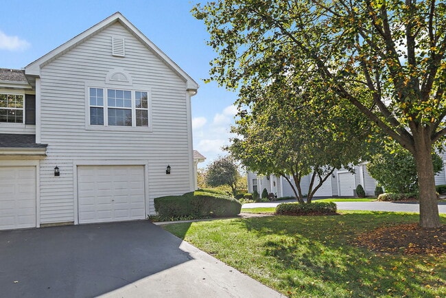1441 Orleans Dr in Mundelein, IL - Building Photo - Building Photo