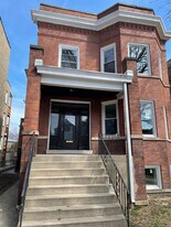 4737 N Maplewood Ave, Unit 2 in Chicago, IL - Building Photo