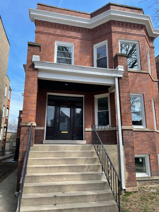 4737 N Maplewood Ave, Unit 1 in Chicago, IL - Building Photo