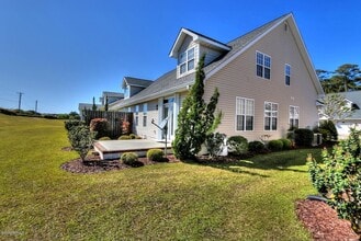 533 Village Green Dr in Morehead City, NC - Building Photo - Building Photo