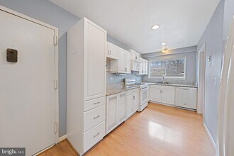 10620 Weymouth St, Unit 1 in Bethesda, MD - Building Photo - Building Photo