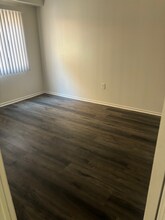 13915 Oxnard St in Los Angeles, CA - Building Photo - Building Photo