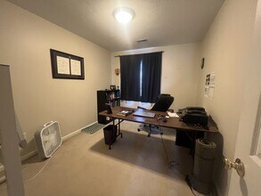 1460 Bergamont St in Morgantown, WV - Building Photo - Building Photo