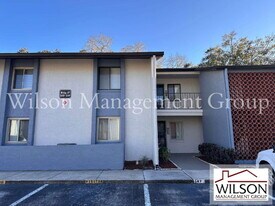 17 Escondido Cir in Altamonte Springs, FL - Building Photo