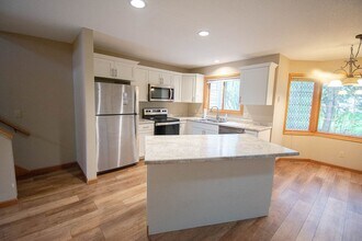 2607 Tuxedo Ln NW in Rochester, MN - Building Photo - Building Photo