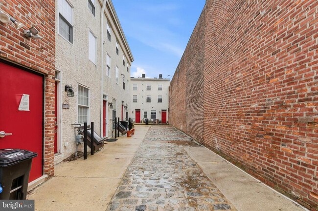 property at 1027 N 4th St