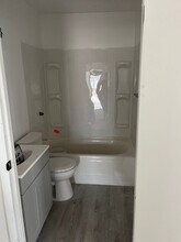 1040 Bryn Mawr Blvd in Springfield, IL - Building Photo - Building Photo