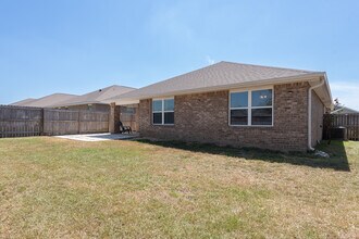 7486 Oak Lake Blvd in Bellview, FL - Building Photo - Building Photo