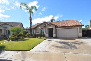 4417 Almond Grove Ln in Bakersfield, CA - Building Photo